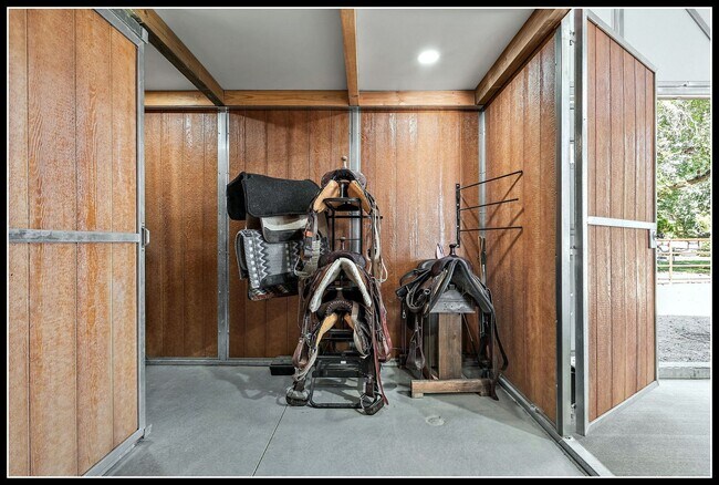 Building Photo - 3 Acre Horse Ranch & Home Rental SE Boise ...