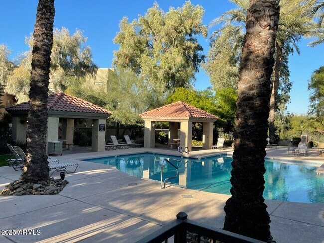 Building Photo - 4925 E Desert Cove Ave