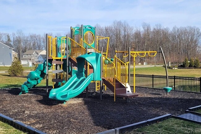 Building Photo - 1210 Ayla Ave