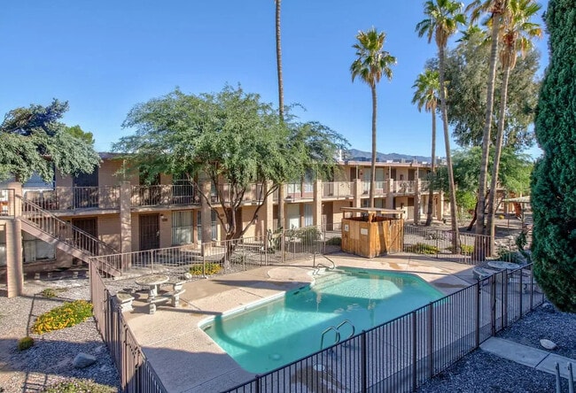 Building Photo - Vista Hermosa Apartments