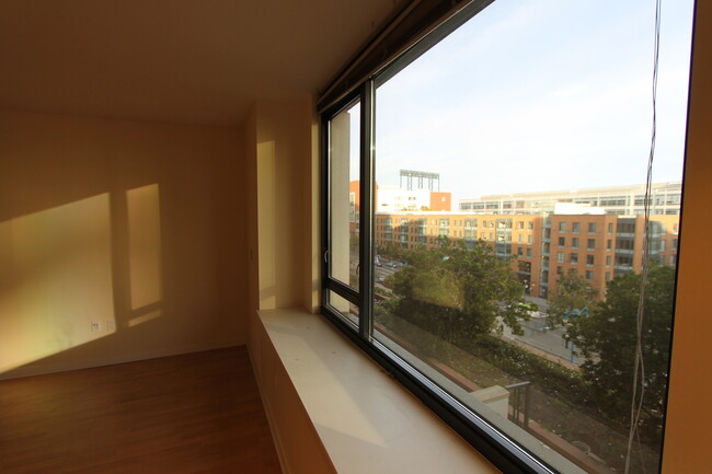 Building Photo - EPIC REA-AZARI PM - Nice Studio at The Beacon in South Beach w/Parking available