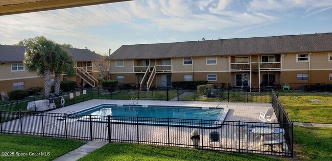 Building Photo - 255 Ulster Ln