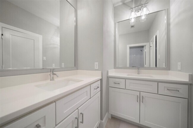 Building Photo - 6424 Cebra St