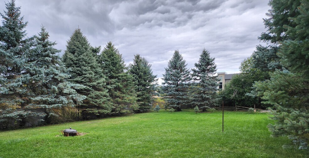 Building Photo - 1376 W Hiawatha Dr