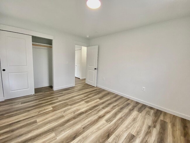 Building Photo - 1022 Villa Way