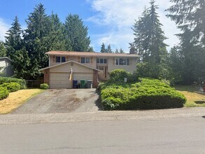 Building Photo - 4Bd/2Ba Mukilteo Home