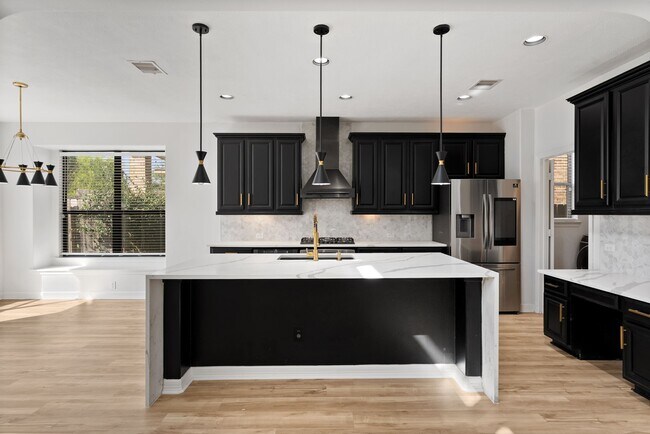 Building Photo - 8422 Misty Mountain Trail Ln