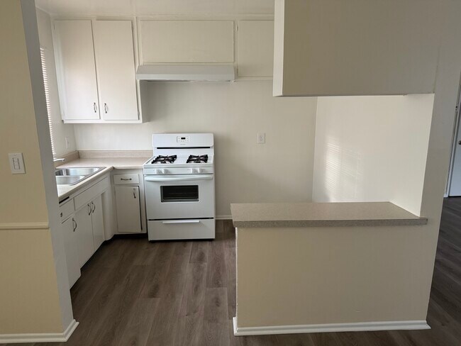 Building Photo - 6857 Whitsett Ave