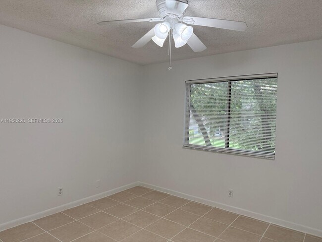 Building Photo - 9103 SW 138th Pl