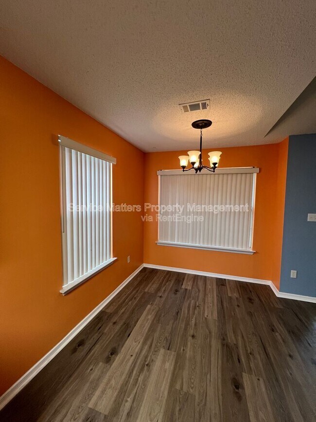 Building Photo - 2439 Redoubt Ave