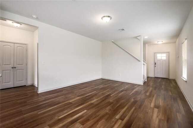 Building Photo - 109 Kleberg Ct