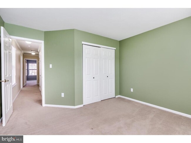 Building Photo - 164 Kettlebrook Dr