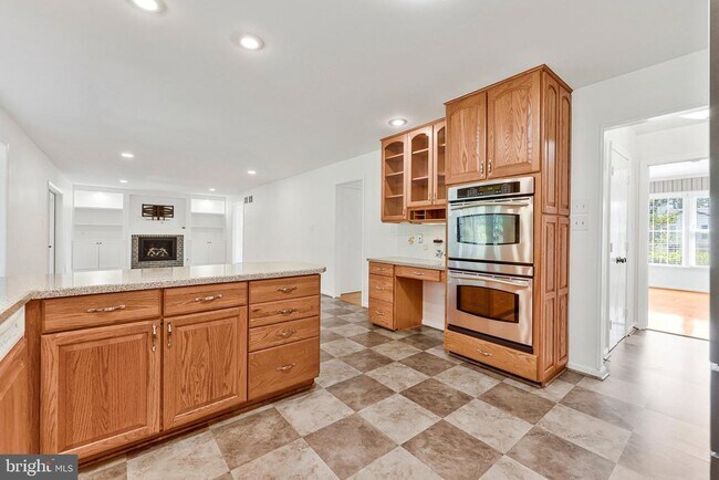 Building Photo - 7730 Falstaff Rd