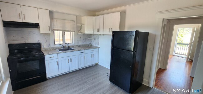 Building Photo - 280 3rd Ave