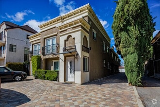 Building Photo - 15017 Dickens St