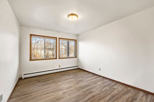 Building Photo - 2 Bed 1 Bath