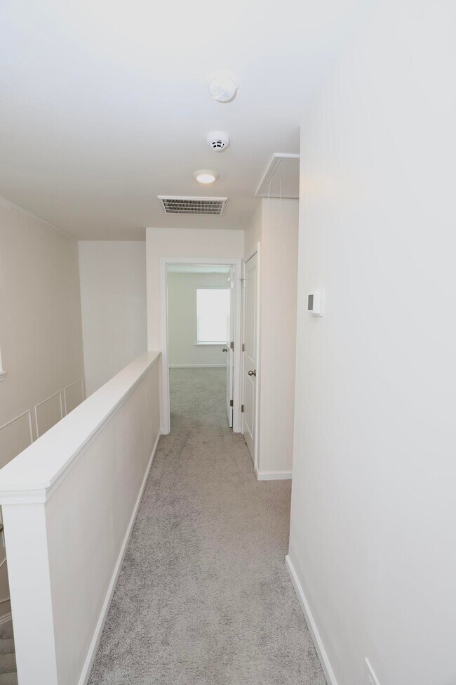 Building Photo - 352 Sandbach Rd