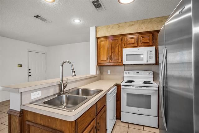 Building Photo - 3311 E FM 813