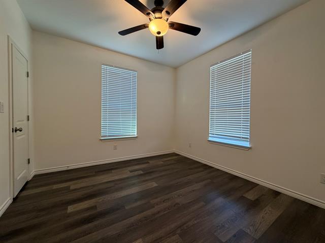 Building Photo - 613 W Parnell St