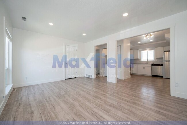Building Photo - North Salt Lake 2 BD 1 BA - $500.00 Securi...