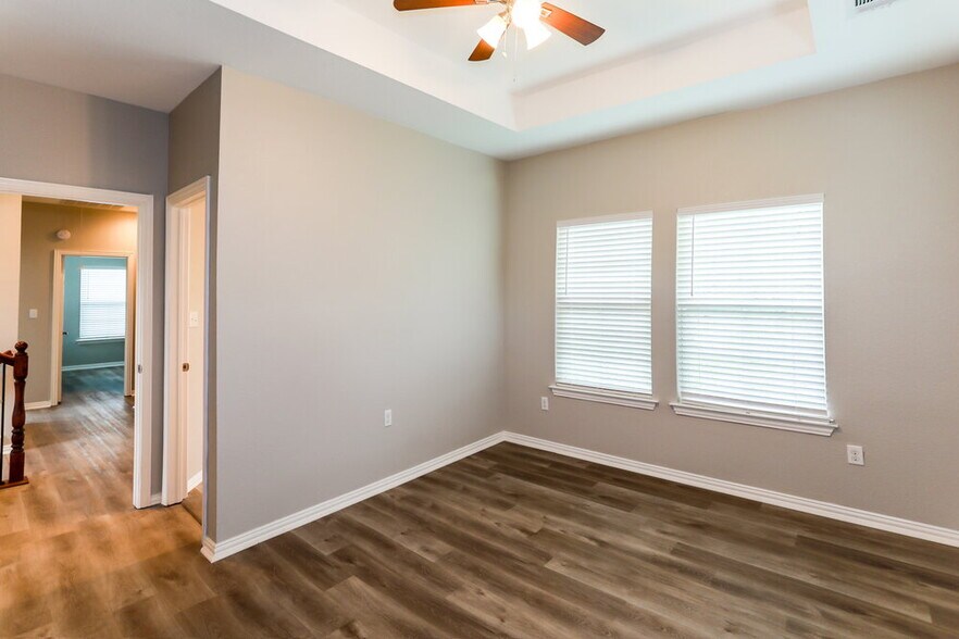Building Photo - 601 Meadowbrook