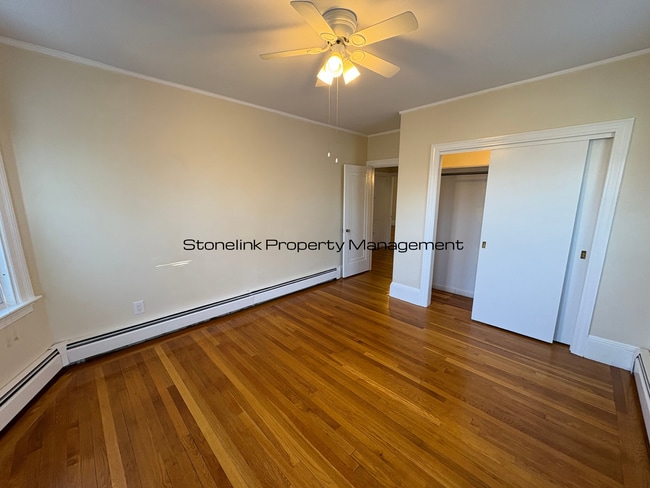 Building Photo - 550-552 Wayland Avenue