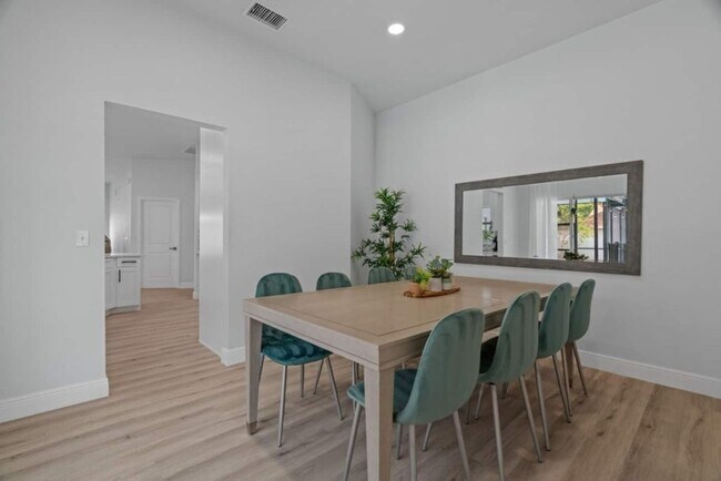 Building Photo - Chic Stylish Pool House newly renovated
