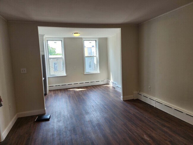 Building Photo - 6410 Myrtle Ave