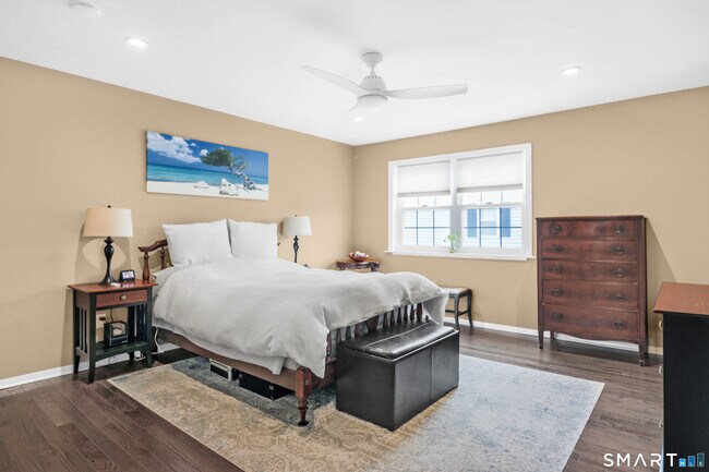 Building Photo - 14 1/2 Fairview Ave