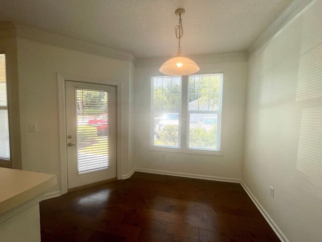 Building Photo - 2 Bedroom, 2 Bath Condo in Southampton Poi...