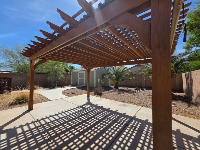 Building Photo - 40397 W Sanders Way