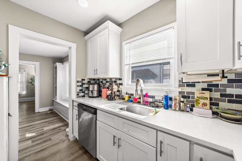 Building Photo - 1278 W 106th St