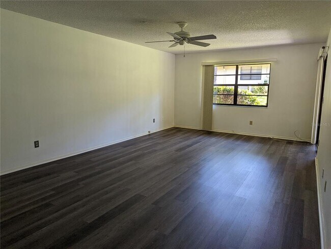 Building Photo - 4023 Bluff Oak Ct
