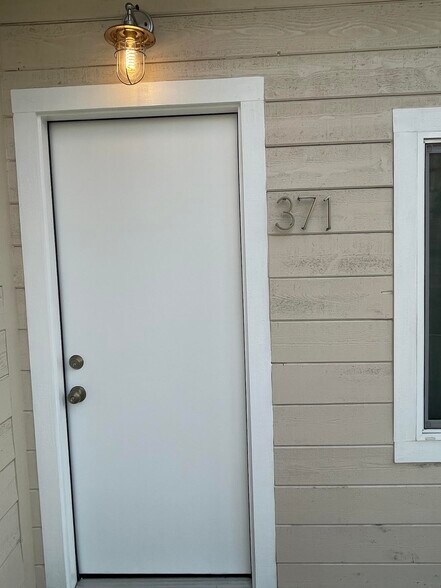 Entrance - 371 Douglas St