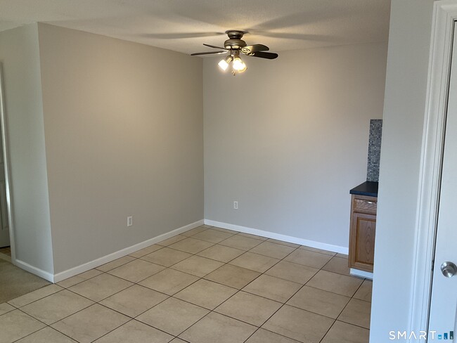 Building Photo - 157 Woodland Dr