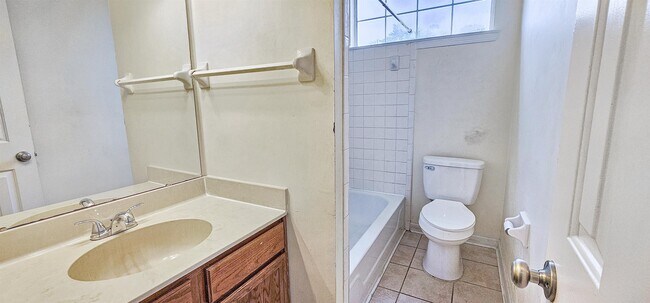 Building Photo - 7120 Wetherburn Cove