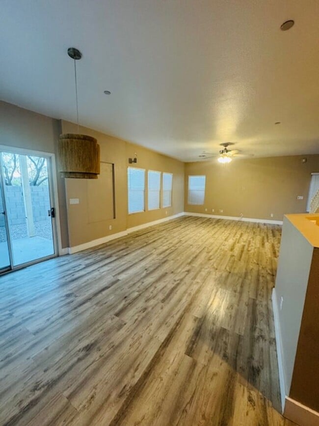 Building Photo - Resort-Style Living in Northwest Tucson- 3 Bedroom/ 3 Bathroom 2-Story House with garage!