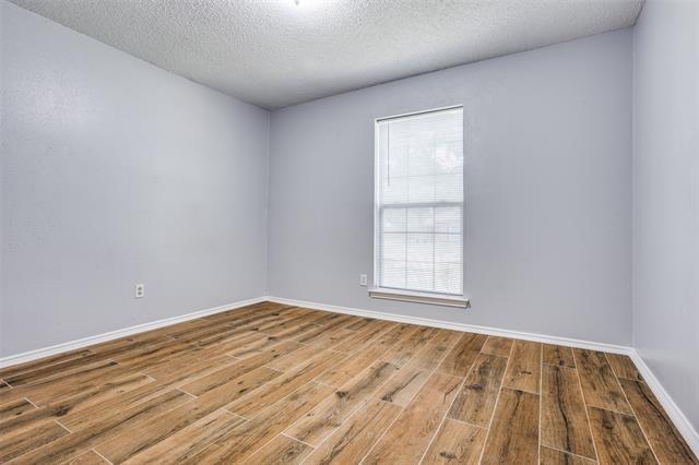 Building Photo - 1414 Woodcreek Dr