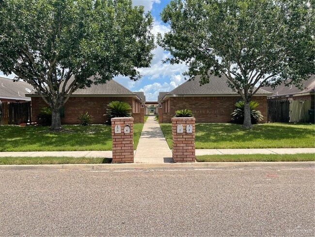 Primary Photo - 2216 N Erica St