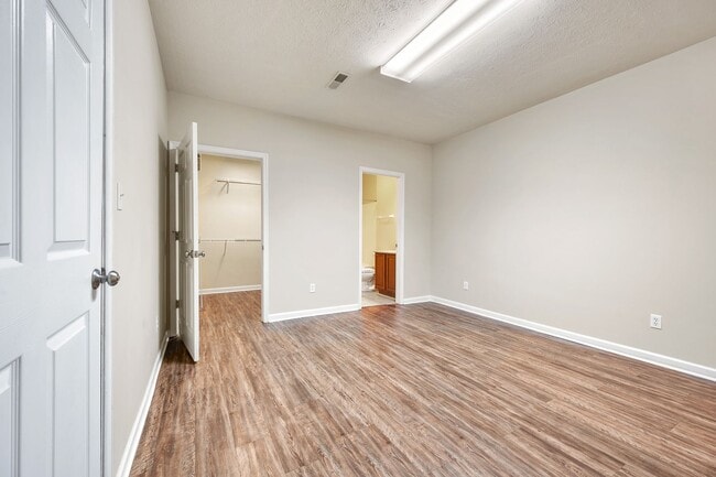 Building Photo - 4 Bedroom Home in Lynchburg