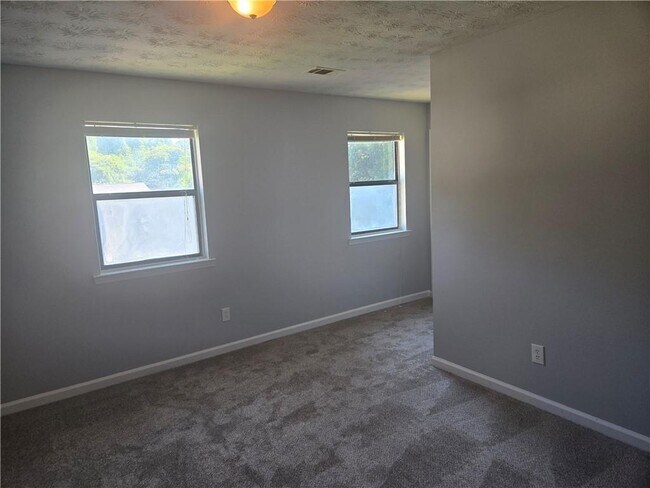 Building Photo - 2523 Sweetridge Ct