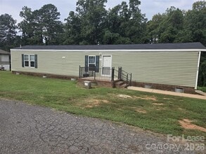 Building Photo - 213 Kimberly Cir