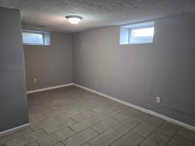 Building Photo - 212 Eagon Ave