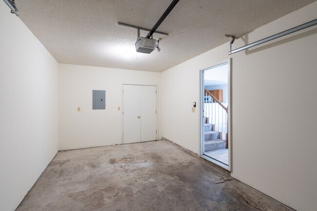 Building Photo - 4410-4412 Cheryl Ct.