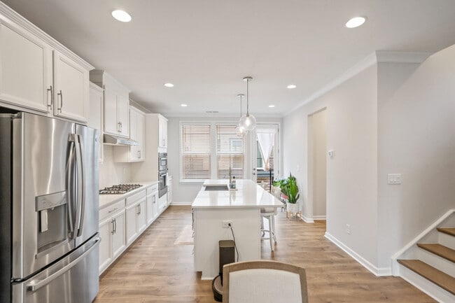 Building Photo - 214 Maidstone Trail