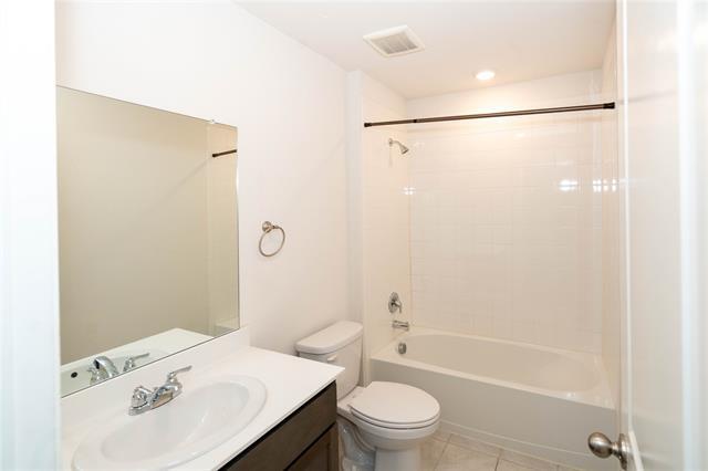 Building Photo - 706 Meadow Creek Ln