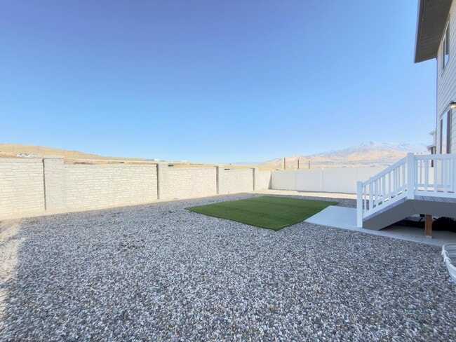 Building Photo - 414 W Snowberry Dr