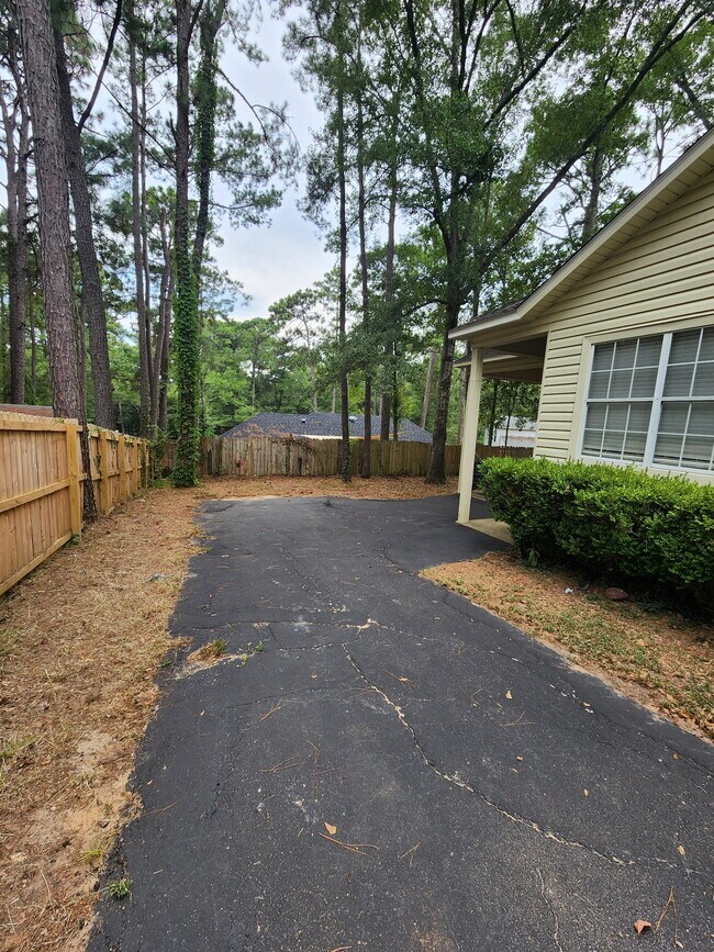 Building Photo - 100 Dunbar Loop