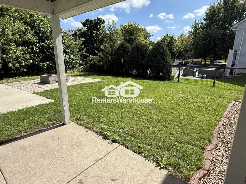 Building Photo - 8451 Rhoy St