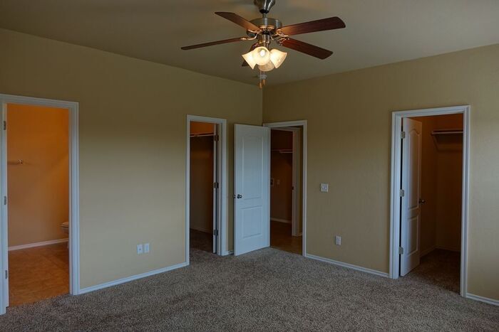 Building Photo - 7305 Prairie Twyne Dr